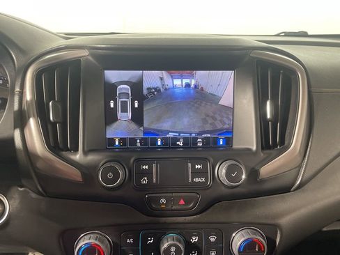 Used 2022 GMC Terrain AT4 w/ Infotainment Package II image 16