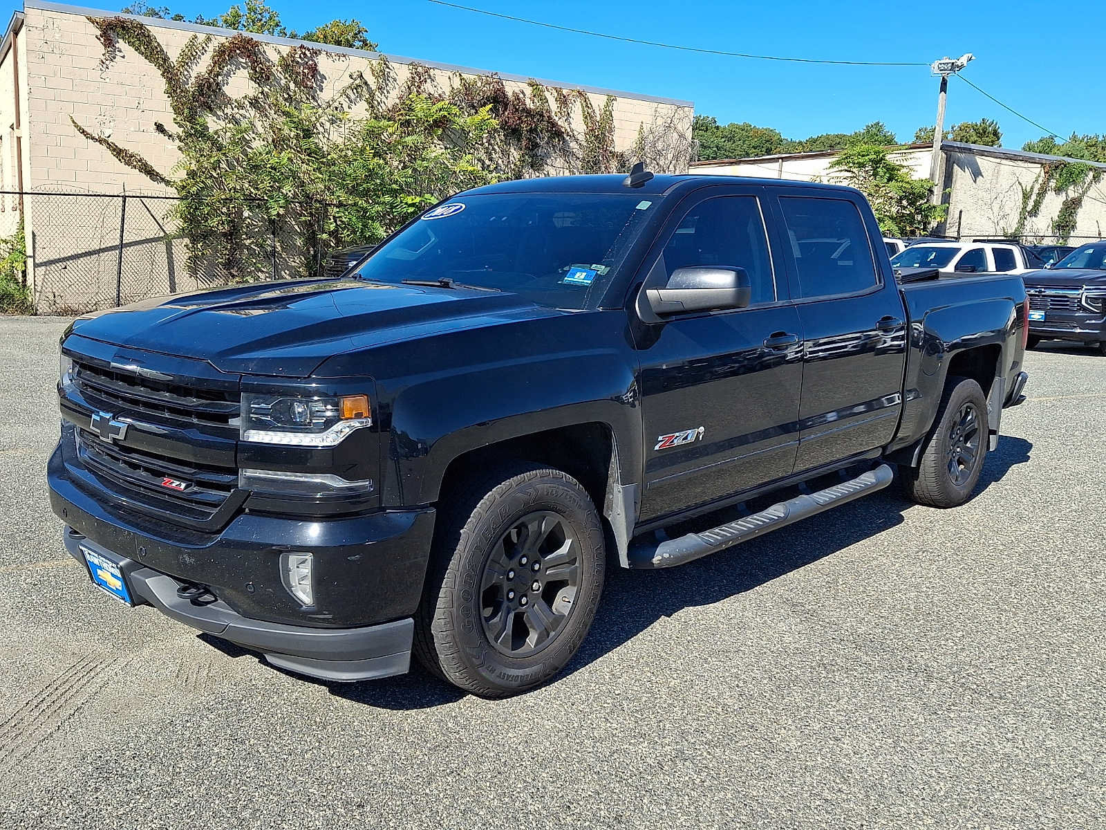 Used 2018 Chevrolet Silverado 1500 LTZ Z71 w/ LTZ Plus Package AWD/4WD image 2