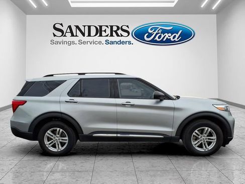 Certified 2022 Ford Explorer XLT w/ Equipment Group 202A image 2