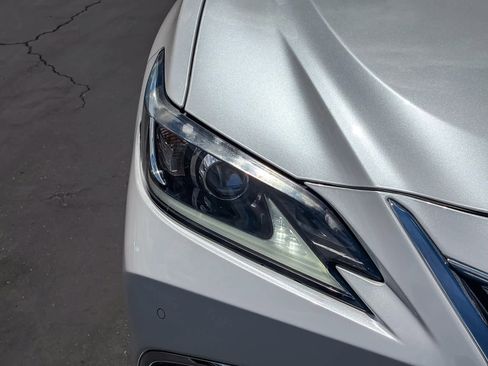 Used 2019 Lexus ES 350 w/ Premium Package FWD image 7