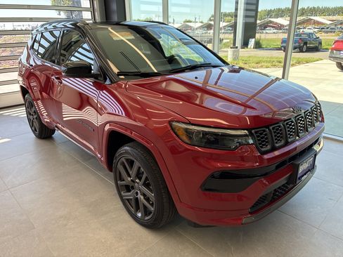 Used 2024 Jeep Compass Limited w/ High Altitude Package AWD/4WD image 4
