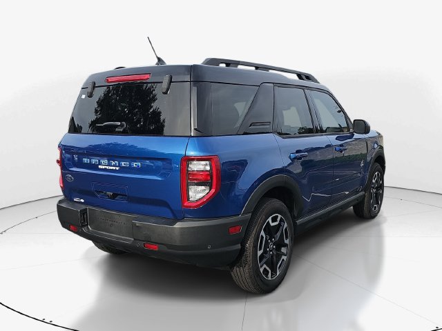 Used 2023 Ford Bronco Sport Outer Banks w/ Tech Package AWD/4WD image 3