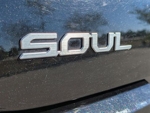 Certified 2023 Kia Soul LX image 16