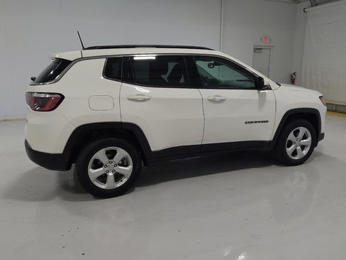 Used 2019 Jeep Compass Latitude w/ Popular Equipment Group AWD/4WD image 10