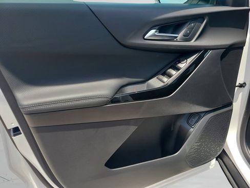 New 2026 Chevrolet Equinox LT w/ Convenience Package II FWD image 14