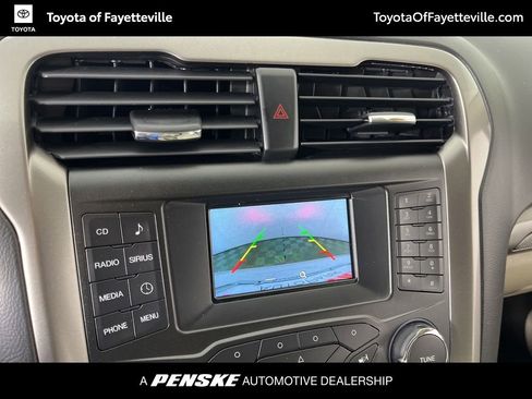 Used 2018 Ford Fusion SE image 28