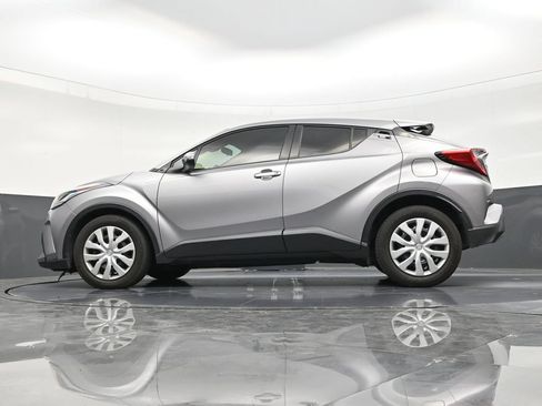 Used 2020 Toyota C-HR LE FWD image 21