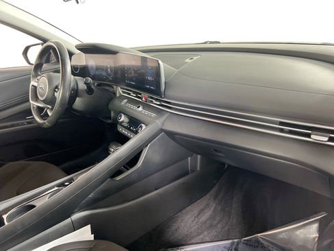 Used 2023 Hyundai Elantra SEL w/ Convenience Package image 28