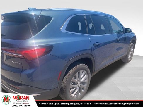 Used 2025 Buick Enclave Preferred FWD image 4