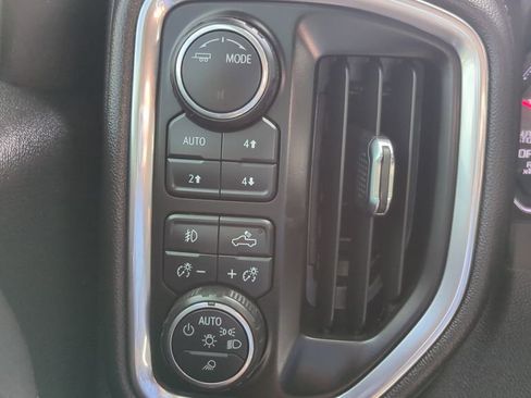 Used 2020 Chevrolet Silverado 1500 RST image 23