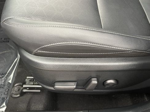 Certified 2024 Kia Seltos EX FWD image 19