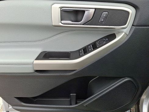 Certified 2022 Ford Explorer XLT w/ Equipment Group 202A image 13