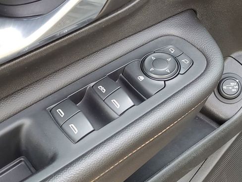 Used 2020 GMC Terrain SLT image 17