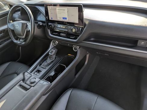 Used 2025 Toyota Grand Highlander AWD image 35
