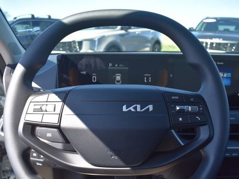 New 2026 Kia K4 LXS FWD image 24