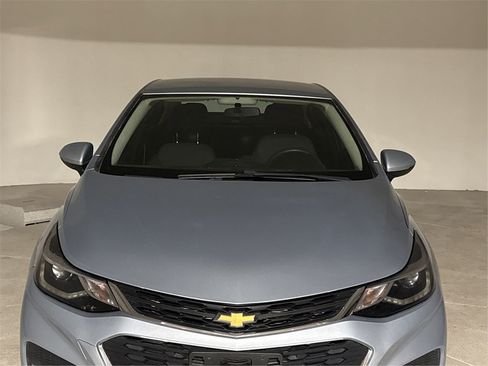 Used 2017 Chevrolet Cruze LT w/ Convenience Package image 10
