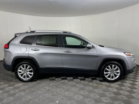 Used 2016 Jeep Cherokee Limited image 5