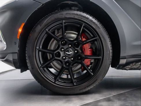 Used 2021 Aston Martin DBX image 4