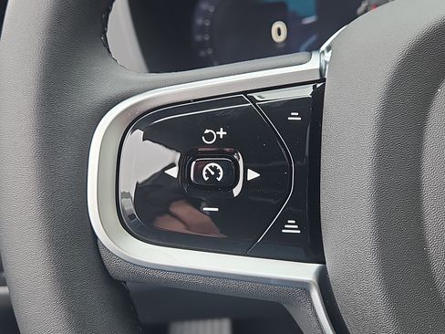 New 2026 Volvo XC60 B5 Plus w/ Protection Package Premier image 17