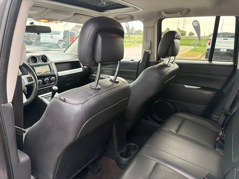 Used 2015 Jeep Compass High Altitude AWD/4WD image 28
