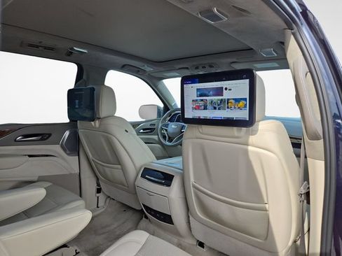 Used 2023 Cadillac Escalade ESV Sport Platinum w/ LPO, Floor Liner Package AWD/4WD image 37