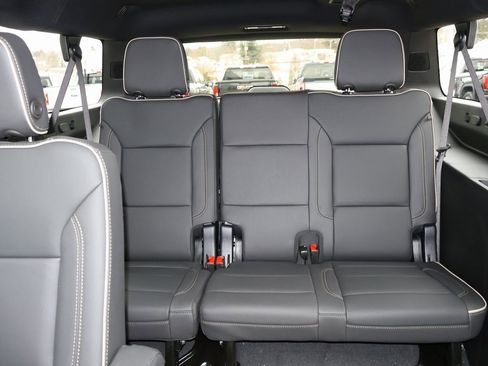 New 2025 Chevrolet Suburban Premier w/ Sun And Tow Package image 32