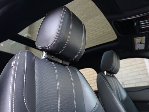 Used 2020 Land Rover Range Rover Velar R-Dynamic S image 29