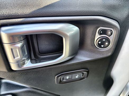 Used 2018 Jeep Wrangler Unlimited Sport S image 15