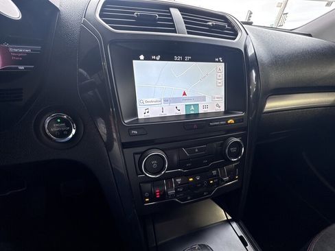 Used 2018 Ford Explorer XLT w/ Equipment Group 202A image 20