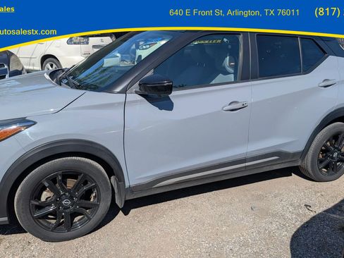 Used 2023 Nissan Kicks SR w/ SR Premium Package FWD image 2