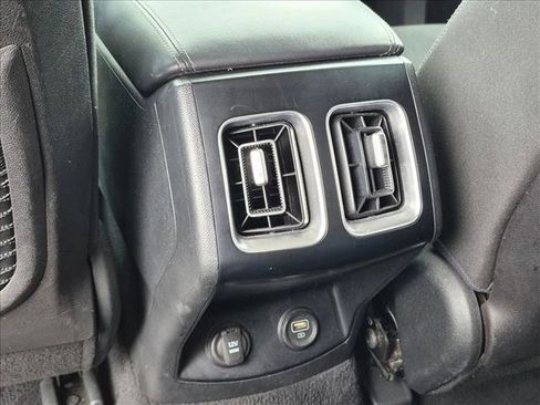Used 2021 Kia Sorento LX AWD/4WD image 17