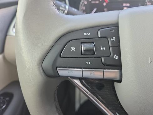 Used 2025 Cadillac XT6 Premium Luxury AWD/4WD image 15
