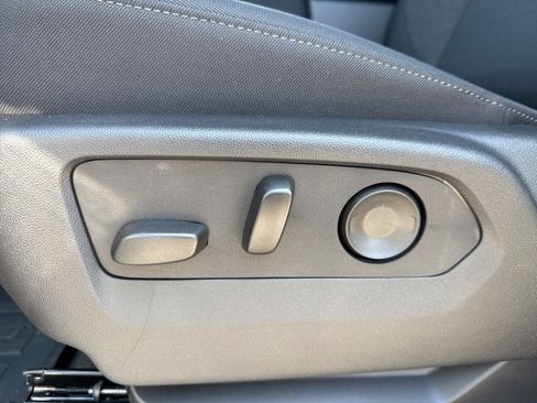 New 2025 GMC Sierra 2500 SLE w/ SLE Value Package; image 21