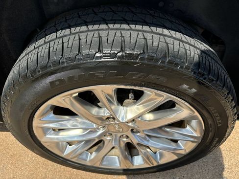 Used 2019 Cadillac Escalade Luxury AWD/4WD image 5