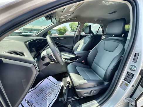 New 2026 Kia Niro EX FWD image 11