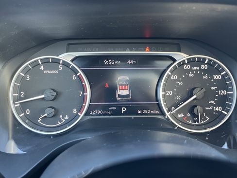 Used 2023 Nissan Rogue SV w/ SV Premium Package image 26