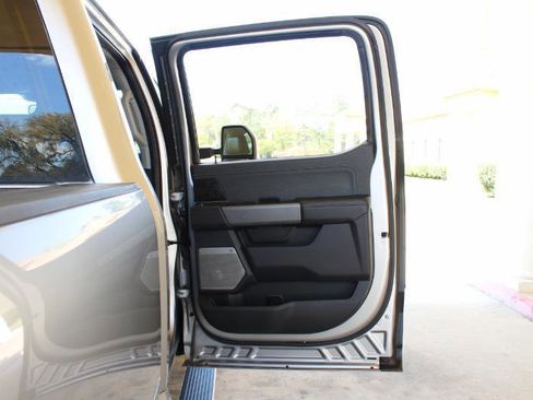 Used 2023 Ford F250 Lariat w/ Chrome Package image 30