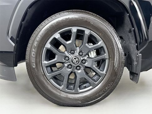 Certified 2025 Toyota Sequoia Platinum image 12