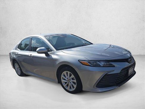 Used 2023 Toyota Camry LE FWD image 3