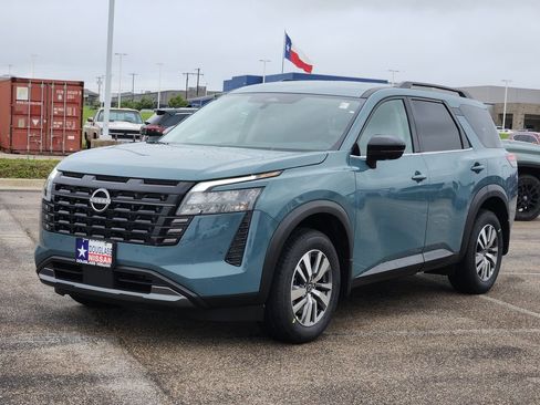 New 2026 Nissan Pathfinder SL w/ Cargo Package FWD image 2