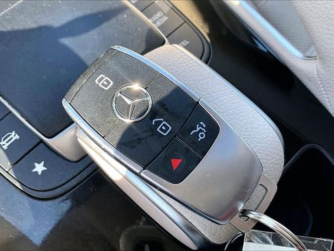 Used 2022 Mercedes-Benz GLE 350 4MATIC image 15