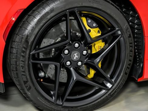Used 2022 Ferrari F8 Tributo RWD image 16