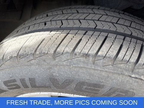 Used 2011 Subaru Outback 2.5i Premium AWD/4WD image 3