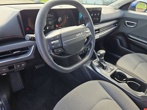 Used 2025 Kia K4 FWD image 10