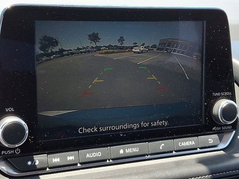 Used 2025 Nissan Rogue SV AWD/4WD image 17