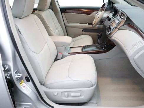 Used 2011 Toyota Avalon Limited FWD image 13