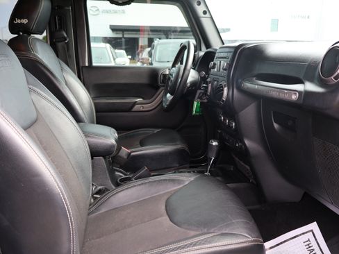 Used 2018 Jeep Wrangler Sport AWD/4WD image 8