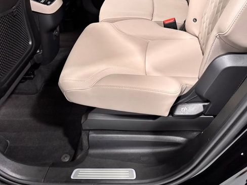 Certified 2025 Volvo XC90 B5 Plus image 23