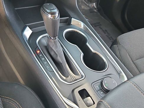 Used 2020 Chevrolet Traverse LT image 32