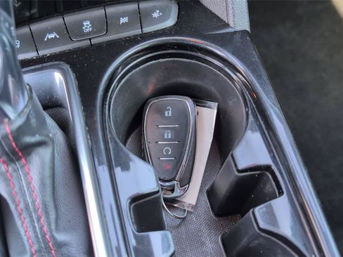 Used 2021 Chevrolet TrailBlazer RS w/ Convenience Package FWD image 19